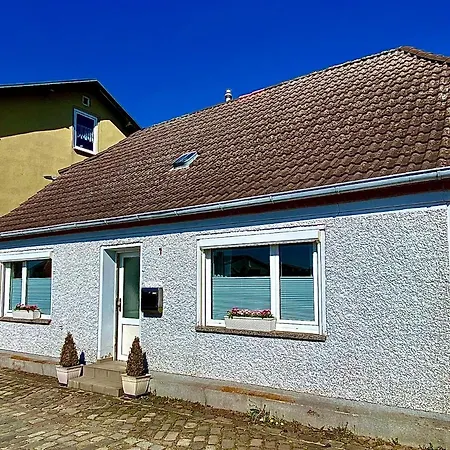 Gemuetliche Ferienwohnung Sagard Exterior photo